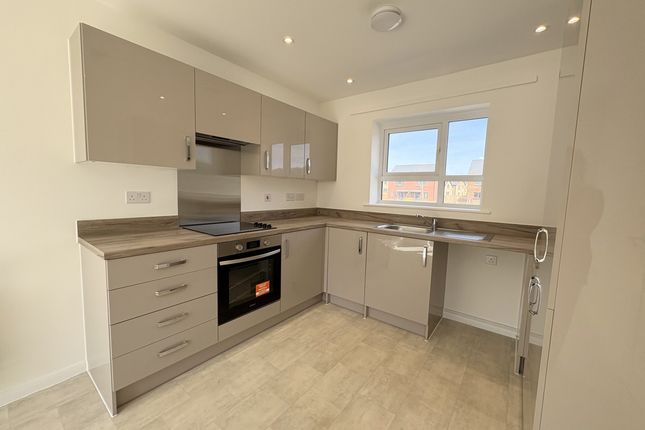 14, Oulton Grove, Fletton Folly photo 4