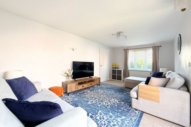 11 Wincombe Road, Swindon photo 3
