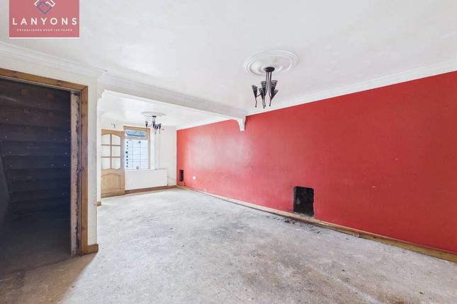 4, Club Row, Pentre photo 3