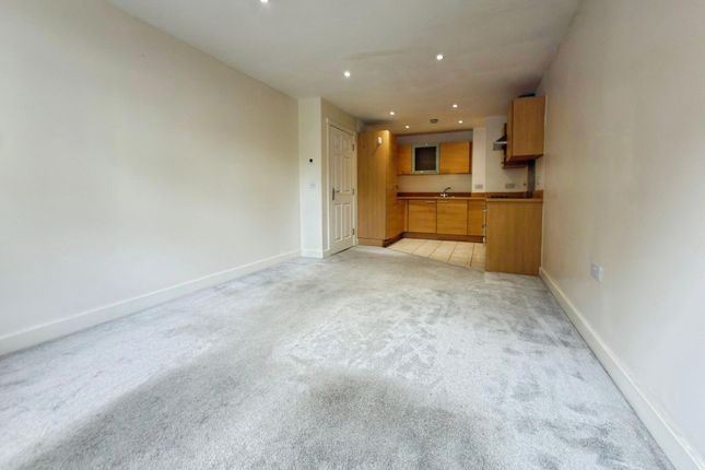 2 Vervain Court, Swindon photo 3
