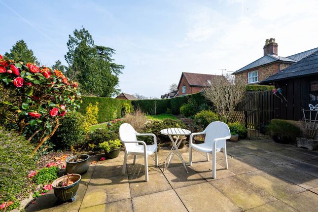 Bramley Park Court, Bramley photo 4