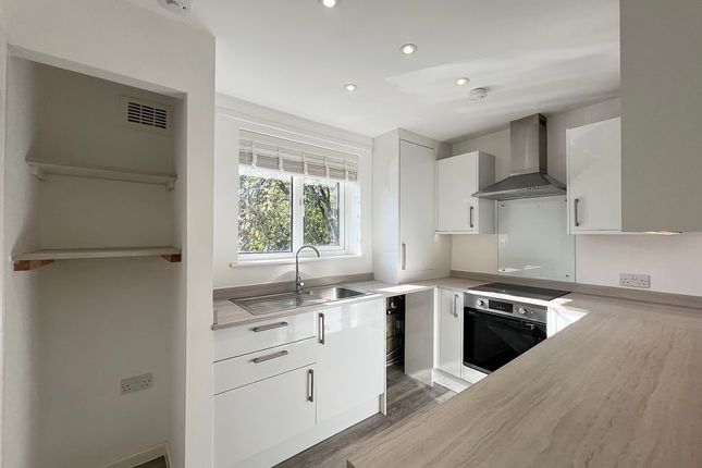 33, New Lane, Manchester photo 2