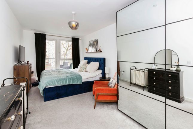 Flat for sale in 11 Ironworks Way, London