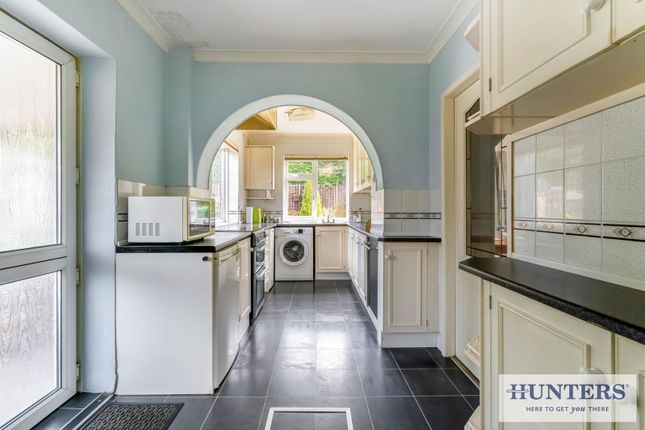 7, Newlands Rise, Leeds photo 4