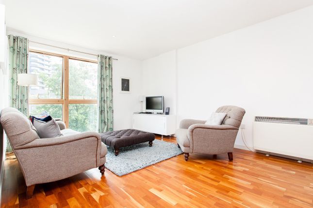 Flat to rent in Poole Street, London