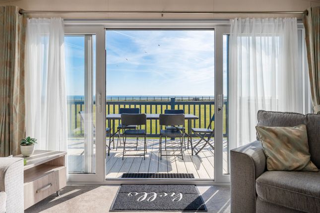 89 Broadland Sands, Coast road, Corton photo 2