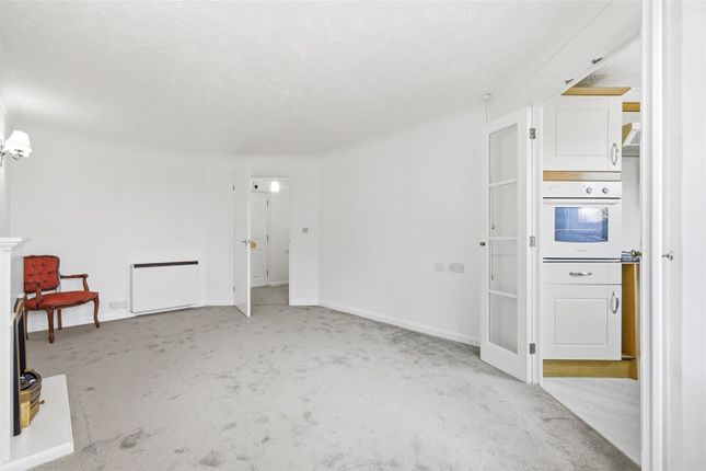 Flat 16, Burges Court,, Station Road, Essex photo 5
