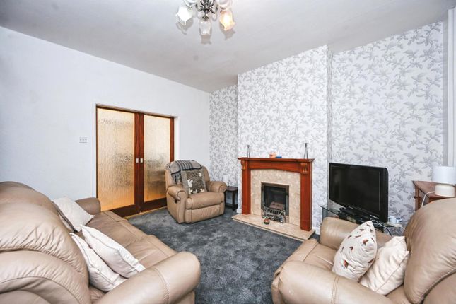 16, Heath Road, Warrington photo 4