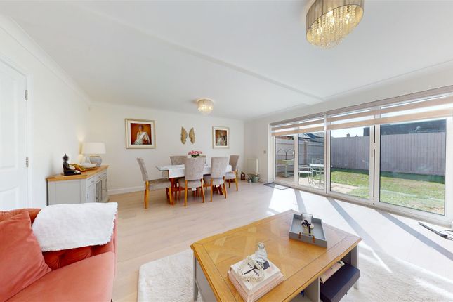 Tyrell Close, Milton Keynes photo 4