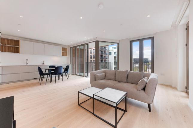 Flat to rent in Cadence, Lewis Cubitt Square, London
