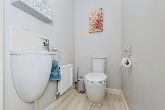 45, Cooper Crescent, Leicester photo 4