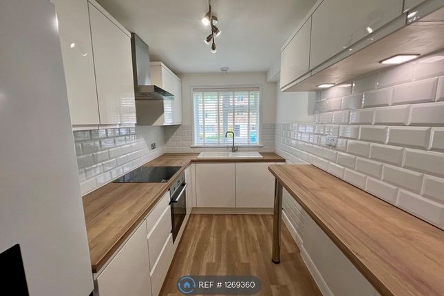 Thumbnail Flat to rent in Albion Road, Sutton