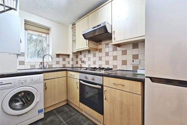 Flat 8 Kestrel House,, Weydon Lane, Surrey photo 4