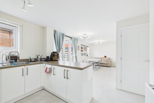12 Jack Harrison Avenue, Cottingham, East Riding Of Yorkshire photo 4