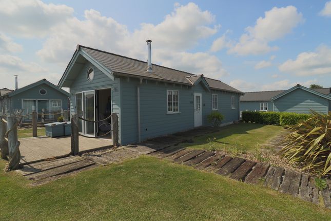 2-bed caravan on 6, Turtle Close, The Bay, Filey, £145,000