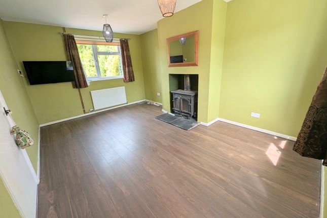 6, Rhydarw Terrace, Penycae photo 2