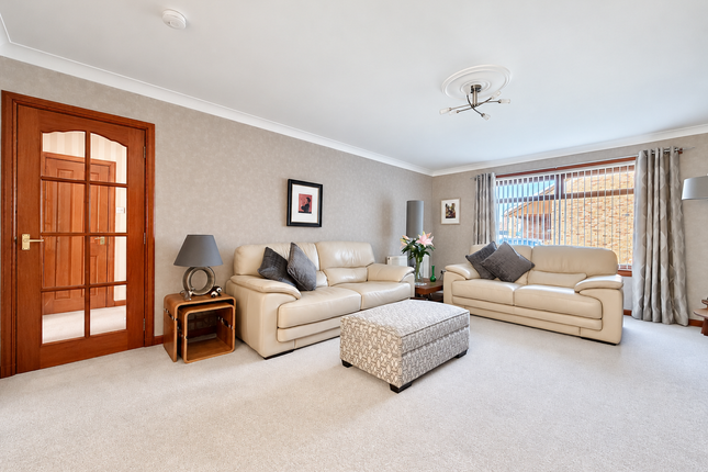 8, Hunter Place, Falkirk photo 4