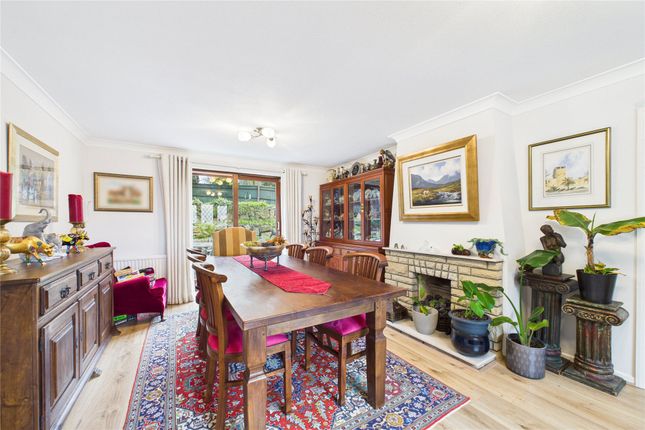 37, Fletcher Gardens, Bracknell photo 3