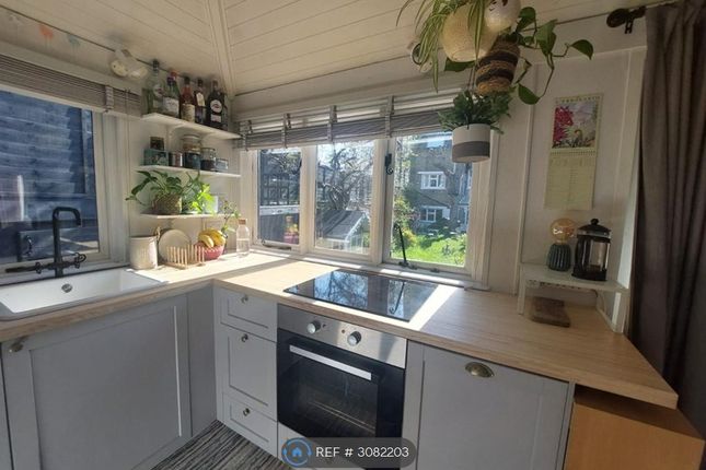 Larkhall Lane, London photo 4