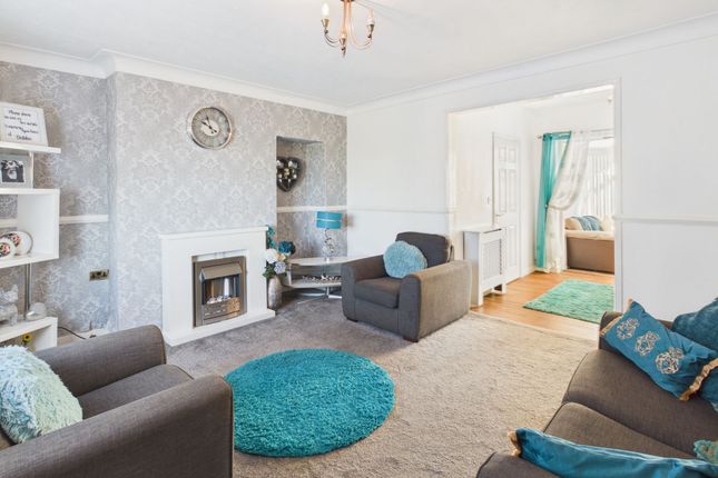 17 Llewellyn Circle, Swansea photo 2