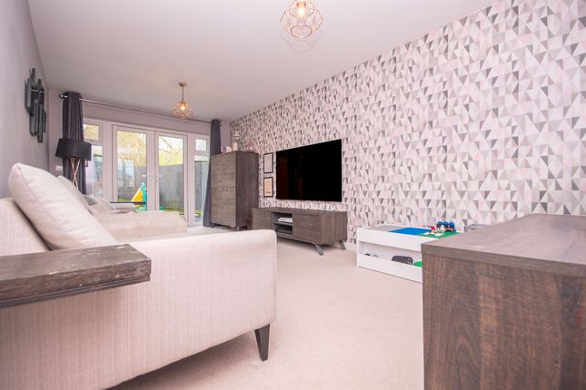 9, Cannock Crescent, Kettering photo 2