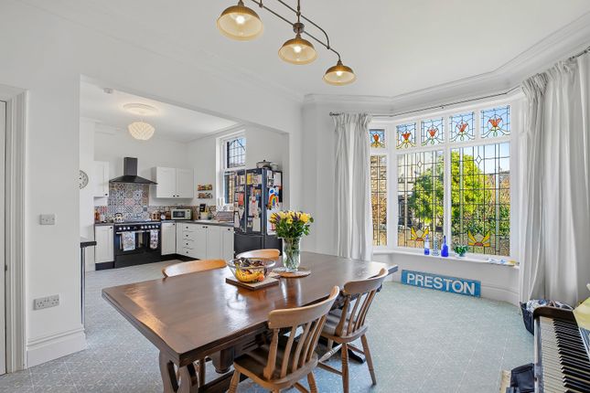33, Farfield Road, West Yorkshire photo 4