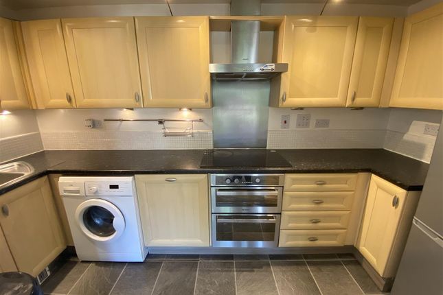 22, Flugel Way, Huddersfield photo 5