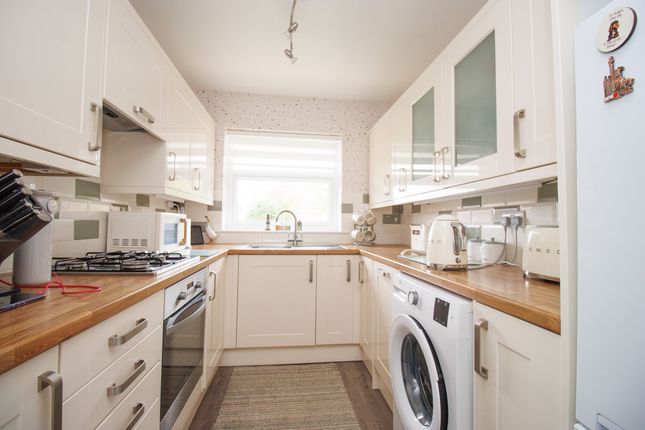 24, Plane Tree Way, Filey photo 2