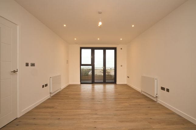 Flat 2 Harbour View, 1, Beach Drive, Ramsgate photo 4