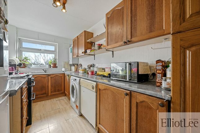 7 Nigel Close, Northolt photo 4