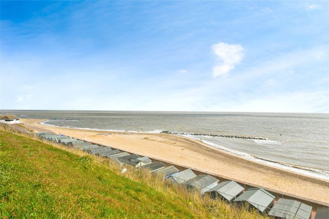 5 Maplin Court,, Kings Avenue, Clacton-on-Sea photo 2