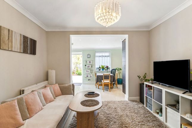 418, Hanworth Road, Hounslow photo 2