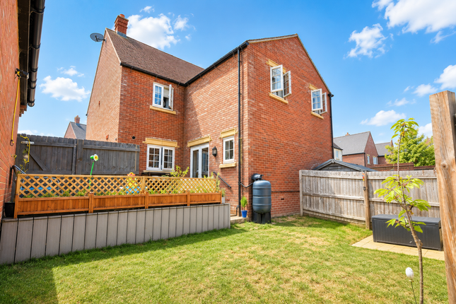 25, Lagonda Drive, Brackley photo 2
