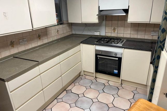 9, Gordon Road, Southall photo 2