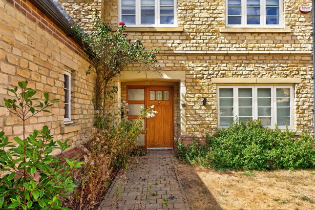 2, Gunning Court, Northampton photo 3