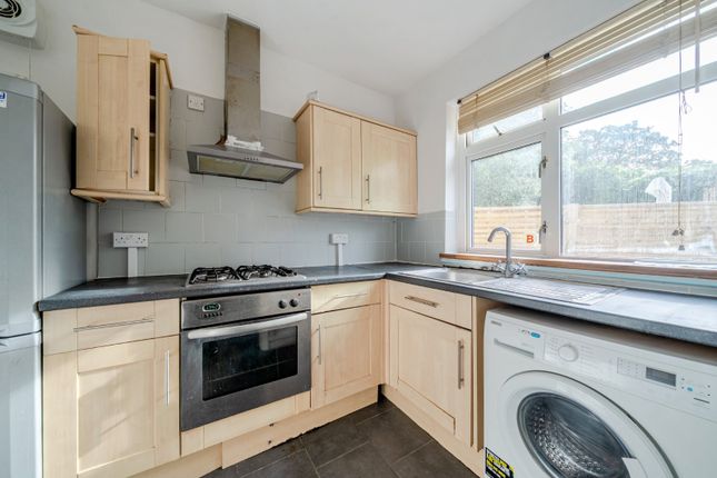49, Woodleigh Gardens, London photo 4