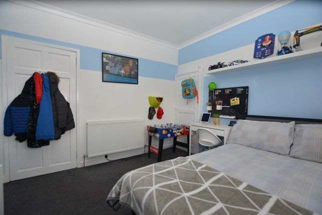 Flat for sale in Thornhouse Avenue, Irvine