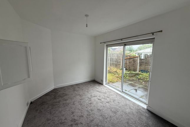 21, Birmingham photo 3