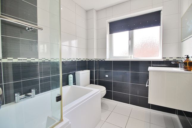 11, The Orchard, Waterlooville photo 4