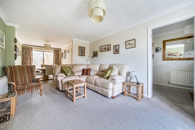 37, Riverside Gardens, Romsey photo 4