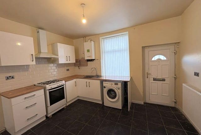 Piccadilly Road, Burnley photo 3