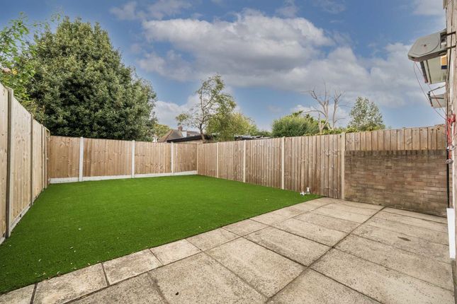Terraced house for sale in Roseacre Close, London