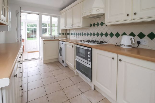 Camellia Cottage, High Street, Shirrell Heath photo 2