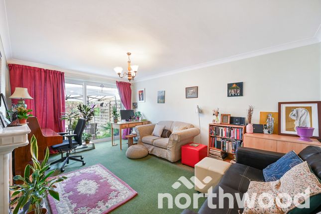 124, Larkspur Way, Epsom photo 2