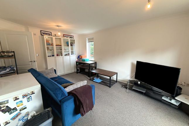 7 Waterside, Sale photo 3