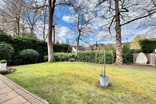 45, Crosby Hill Drive, Surrey photo 3