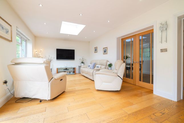 37, Howard Road, Beaconsfield photo 4