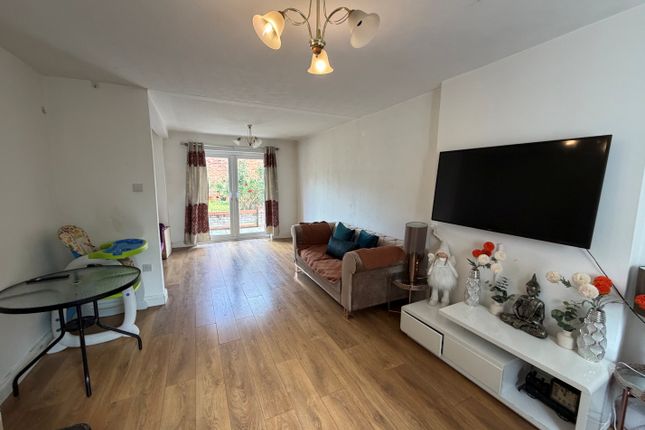 14, Milton Keynes photo 3