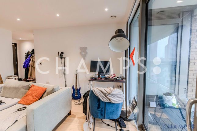 Flat 1707, Heritage Tower, London photo 3