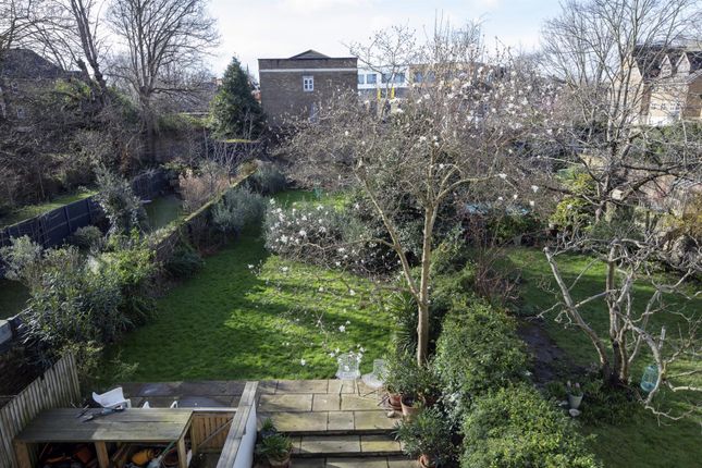 End terrace house for sale in Camberwell New Road, Camberwell